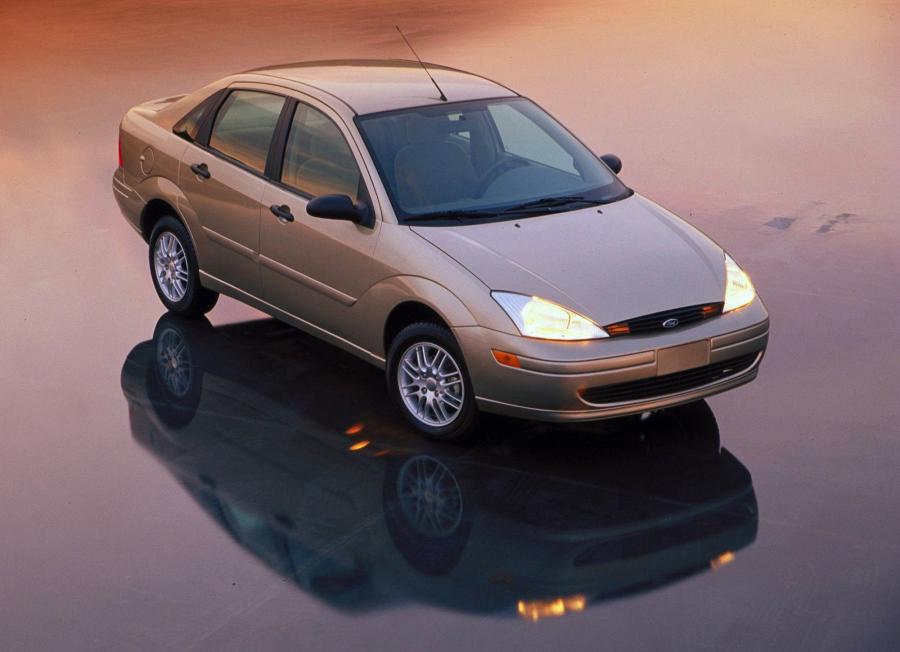  Ford Focus Saloon 1999 года  (фото 12 из 53)
